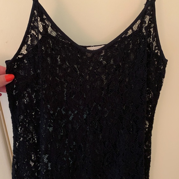 Aritzia Wilfred Sleeveless Lace Camisole - Picture 2 of 4